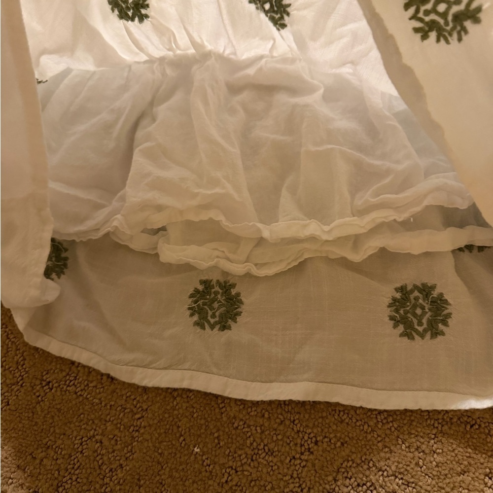 Embroidered White and Green Women's Top - Picture 9 of 9